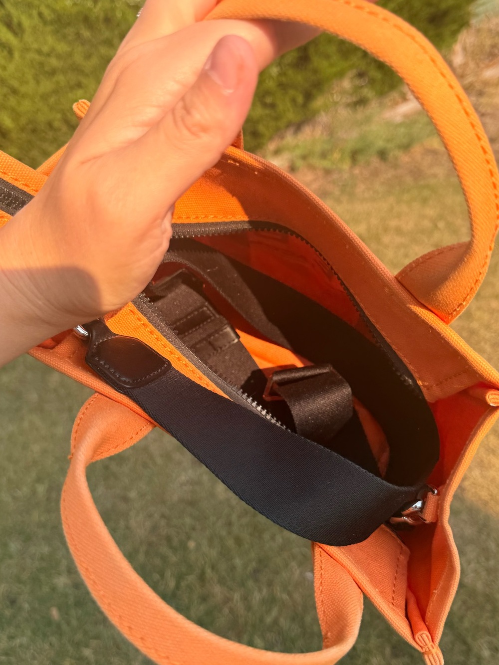 Marc Jacobs The Tote Bag in Orange Small - Picture 4 of 4